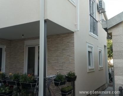 Apartamentos Pierre Loti, alojamiento privado en Baošići, Montenegro - 62457502_2313956495293194_4077671474427592704_n