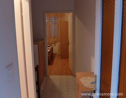 Pansion Arnaut, , alojamiento privado en Herceg Novi, Montenegro