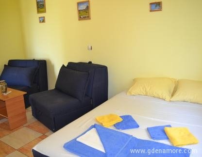 Apartments Milosevic, , logement privé à Šušanj, Monténégro - AP-4.1