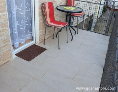 Apartamentos Pierre Loti, , alojamiento privado en Baošići, Montenegro - IMG-88d7c11a5ade0300ef1a432d0eee693f-V